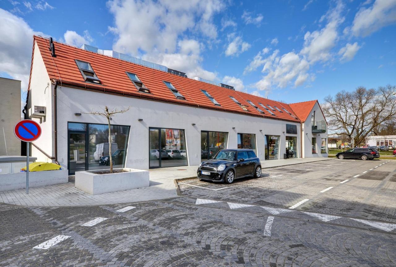 Penzion Elements Trnava Bagian luar foto